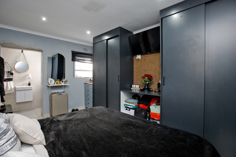 4 Bedroom Property for Sale in Marina Da Gama Western Cape